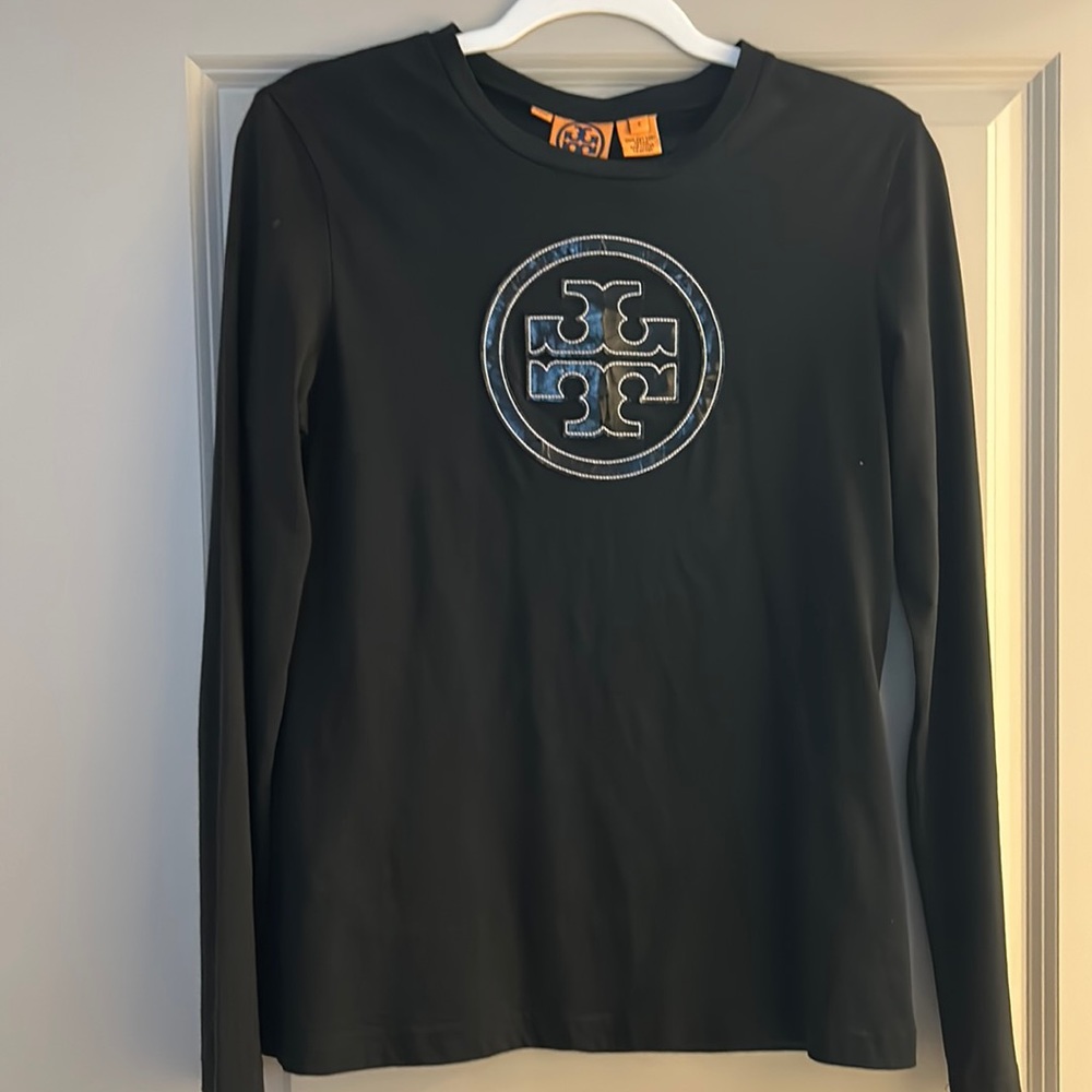 Tory Burch long sleeve logo shirt - detailed logo with extra detail